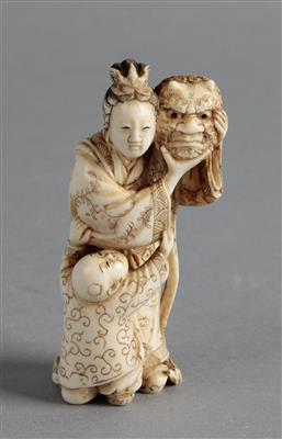 Netsuke einer Frau mit Maske und karako, - Asiatische und islamische Kunst