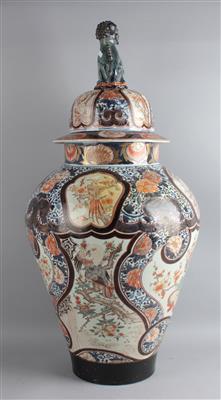 Imari Deckelvase, - Asiatische Kunst