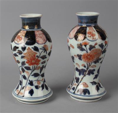 Paar Imari Vasen, - Antiques