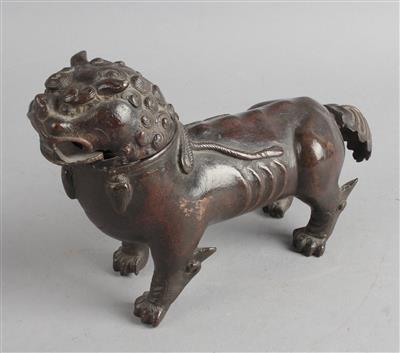 Räuchergefäß in Form eines buddhistischen Löwen, - Antiques