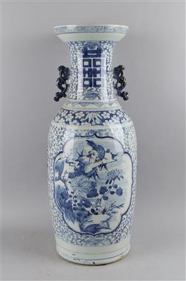 Blau-weiße Vase, - Asiatische Kunst