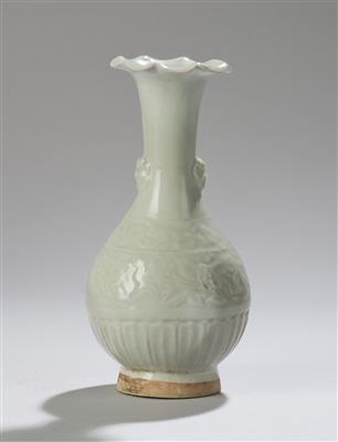 A Qingbai Vase, China, Song/Yuan Dynasty, - Arte Asiatica
