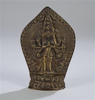 Bronzerelief des 1000-armigen Avalokiteshvara, Tibet, 19. Jh., - Arte Asiatica
