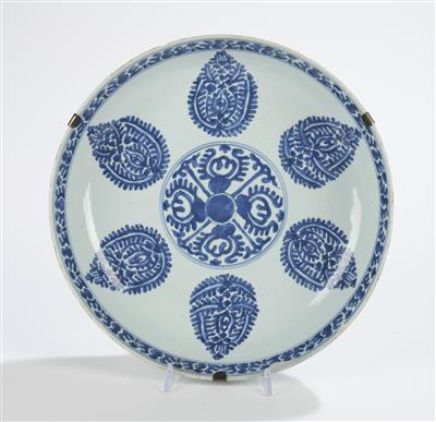 Großer blau-weißer Teller, China für den islamischen Markt, Kangxi Periode (1662-1722), - Arte Asiatica