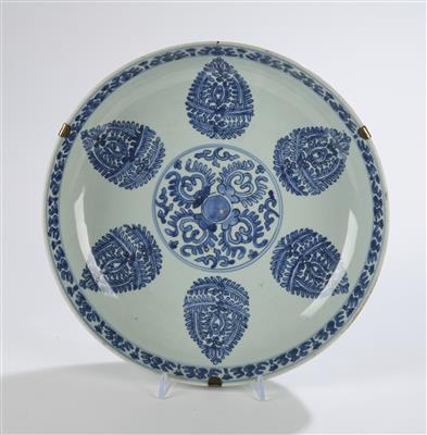 Großer blau-weißer Teller, China für den islamischen Markt, Kangxi Periode (1662-1722), - Arte Asiatica