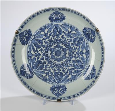 Großer blau-weißer Teller, China, für den islamischen Markt, Kangxi Periode (1662-1722), - Asian Art