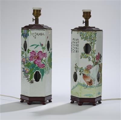 Paar Famille rose Tischlampen, China, 20. Jh., - Asiatische Kunst
