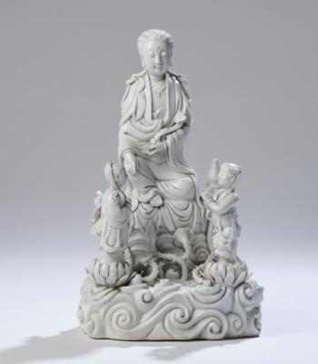 Blanc de Chine Figur des Guanyin mit zwei Kindern,China, 19./20. Jh., - Asian Art
