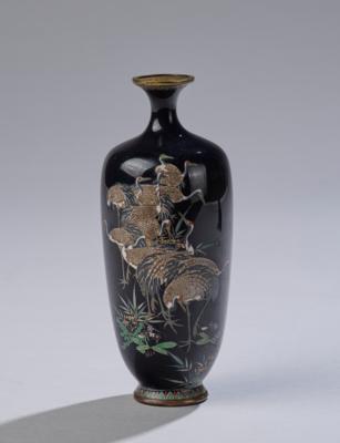 Cloisonné Vase mit zwölf Kranichen, Japan, Meiji Periode, - Asian Art