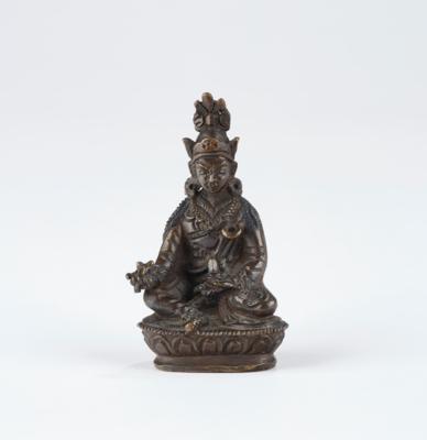 Kleine Bronzefigur des Padmasambhava, Tibet, 18. Jh., - Asijské umění