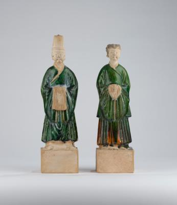Zwei tlw. Sancai glasierte Figuren, China, - Arte Asiatica