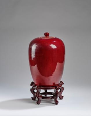 Ochsenblut glasierte Deckelvase, China, 19./20. Jh., - Arte Asiatica