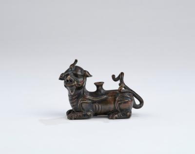 Räucherstäbchenhalter in Form eines Qilin, China, 18./19. Jh., - Asiatische Kunst