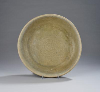 Seladon glasierter Teller, China, Ming Dynastie, - Asian Art