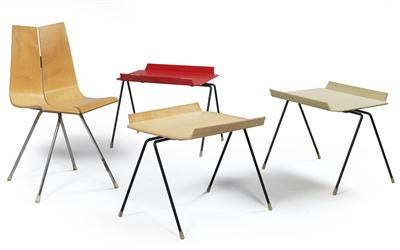Set von drei Stapeltischen und einem Stuhl, - Design