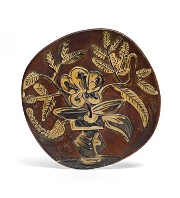 A “Vase aux bouquets” plate, Pablo Picasso *, - Design