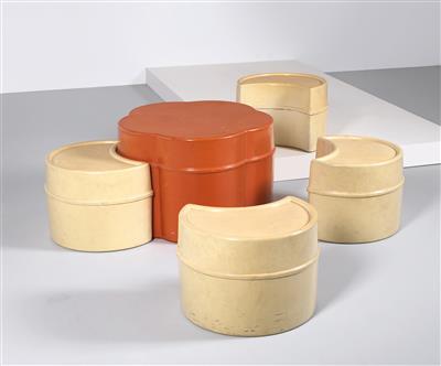 Ein Tisch und vier Sitzobjekte, Entwurf Arch. Paola Lanzani, - Design