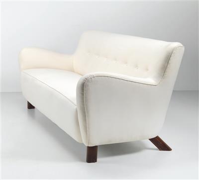 A sofa, Model No. 1669a, designed and manufactured by Fritz Hansen, - Design
