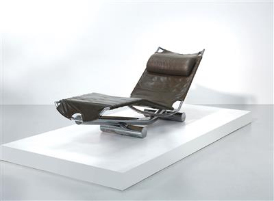 A Chariot recliner seat, designed by Paul Tuttle in 1972, - Design