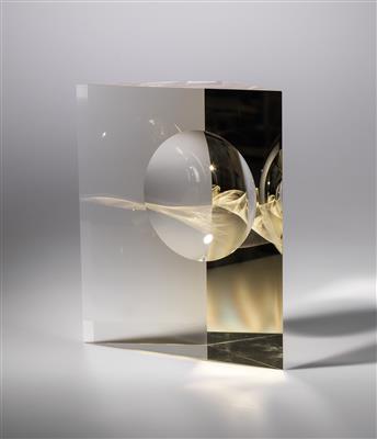 A unique glass object, “Nautilus I”, designed and manufactured by Andrej Jakab - Design