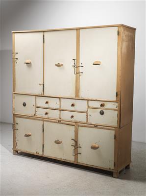 A Cabinet (“Patentküchenschrank”), designed and manufactured by Erdö, - Design