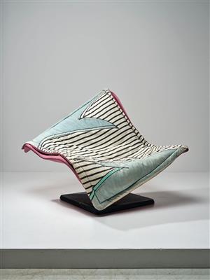 A Flying Carpet lounge chair, designed by Simon Desanta - Design