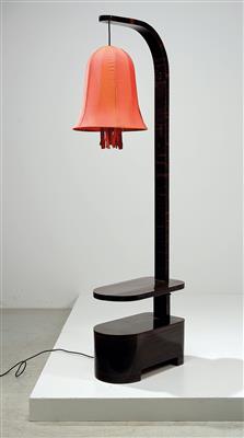 Stehlampe mit integriertem Beistelltischchen, Entwurf Otto Prutscher - Design
