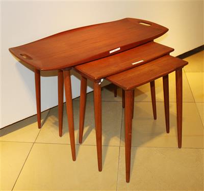 Drei Satztische / Nesting Tables, - Summer Design Sale
