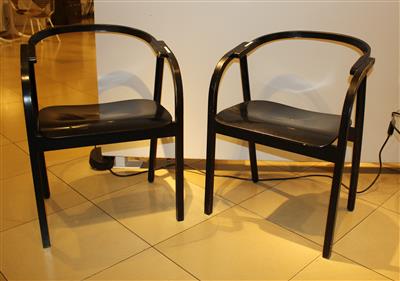 Zwei Armlehnstühle "Otto Chair", - Design im Sommer