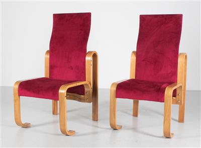 Zwei Formholzstühle - Interior Design