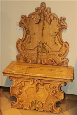 Kl. Sitzbank im italienischen Renaissancestil, - Furniture, carpets