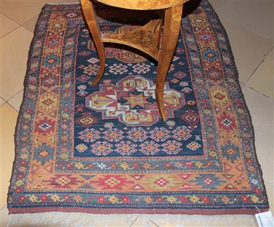 Anatolischer Dorfteppich ca. 146 x 121 cm, - Furniture, carpets