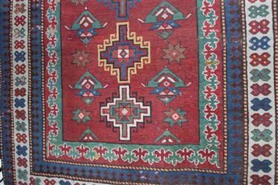 Karabagh, - Möbel, Design und Teppiche