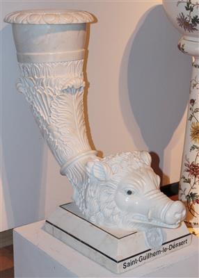 Paar dekorative MarmorSkulpturen bzw. Vasen, - Möbel, Design und Teppiche