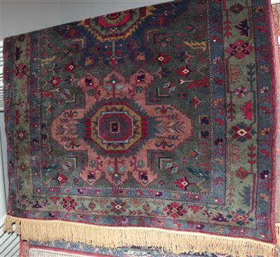 Karabagh, - Möbel, Teppiche und dekorative Kunst