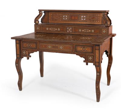 Großer Schreibtisch im orientalischen Stil, - Sommerauktion - Möbel, Teppiche und Design