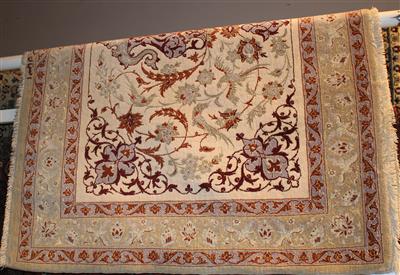 Isfahan ca. 76 x 99 cm, - Sommerauktion - Möbel, Teppiche und Design