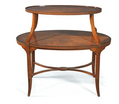 Ovaler Etagerentisch, modifizierter Regency- Stil um ca. 1900, - Möbel und Design