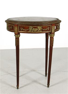 Ovaler Salon-Beistelltisch in modifizierter Ludwig XIV-Stilform, - Möbel und dekorative Kunst