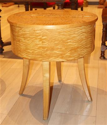 Runder Trommel- bzw. Nähtisch, - Summer auction Furniture