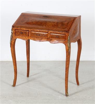 Damensekretär in modifizierter Louis XV Stilform, - Furniture