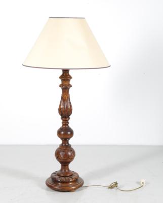 Große rustikale Tischlampe in barocker Art, - Möbel
