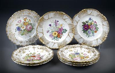 6 small floral plates, - Di provenienza aristocratica