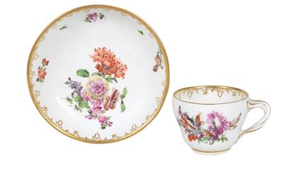 Flower cup and saucer - Di provenienza aristocratica