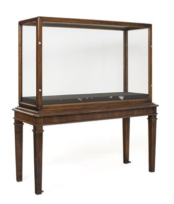 Large display cabinet, - Di provenienza aristocratica