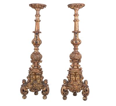 Pair of standing candelabra, - Di provenienza aristocratica