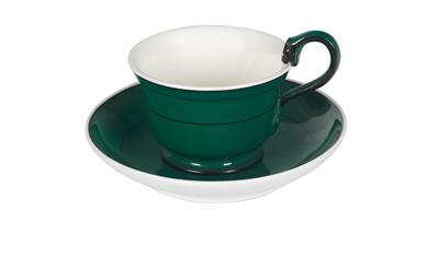 Teacup and saucer, - Majetek aristokratického původu a předměty  důležitých proveniencí