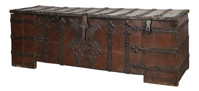 Late Gothic chest, - Castle Schwallenbach - Collection Reinhold Hofstätter (1927- 2013)