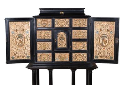 A small Flemish Renaissance cabinet, - Collezione Reinhold Hofstätter