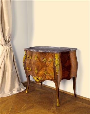 A small elegant Louis XV chest of drawers, - Collezione Reinhold Hofstätter